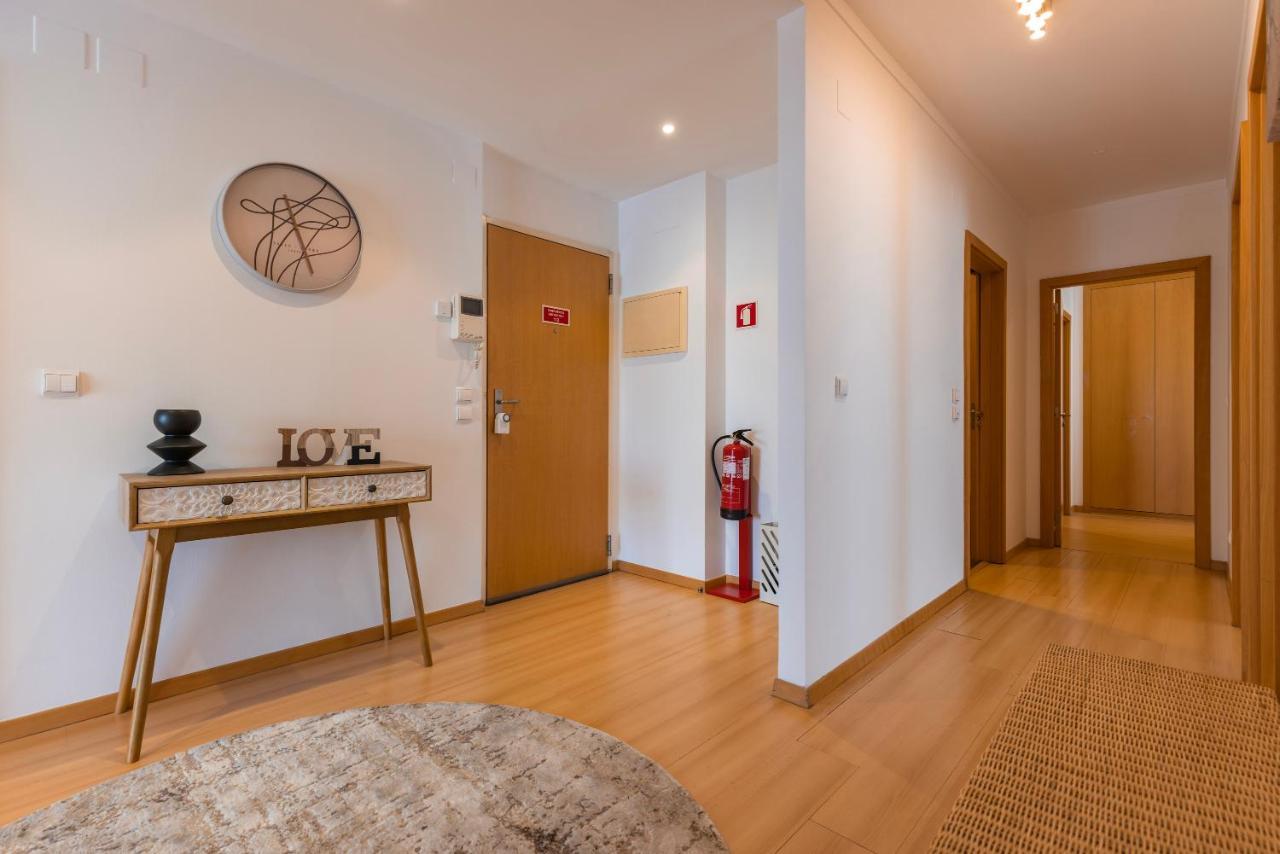 Apartamento Charm 3bdr W/balcony By Lovelystay