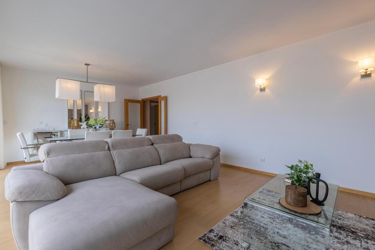 Apartamento Charm 3bdr W/balcony By Lovelystay *